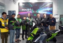 ALVA dan AOC Bagikan Ratusan Helm Gratis untuk Ojol di Bandung dan Semarang ALVA AOC Helm Ojol