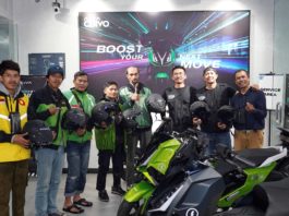 ALVA dan AOC Bagikan Ratusan Helm Gratis untuk Ojol di Bandung dan Semarang ALVA AOC Helm Ojol