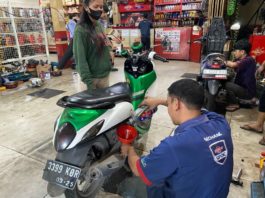 Ganti Oli Gratis Federal Oil untuk Motoris Terdampak Banjir Bekasi