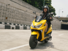 Polytron Fox S Raih Penghargaan IIMS 2025, Sebagai Skuter Listrik Paling Valuable Fox S Raih Penghargaan