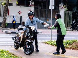 Scomadi Indonesia dan Komunitas Gelar Bagi Takjil dan Santunan Anak Yatim Scomadi Indonesia