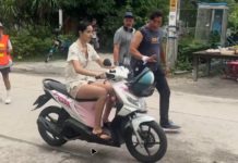 Aksi Lisa BLACKPINK Mencoba Honda BeAT Karbu versi Thailand Lisa BLACKPINK Honda BeAT Karbu