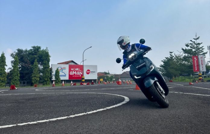 Menikung Tanpa Jatuh