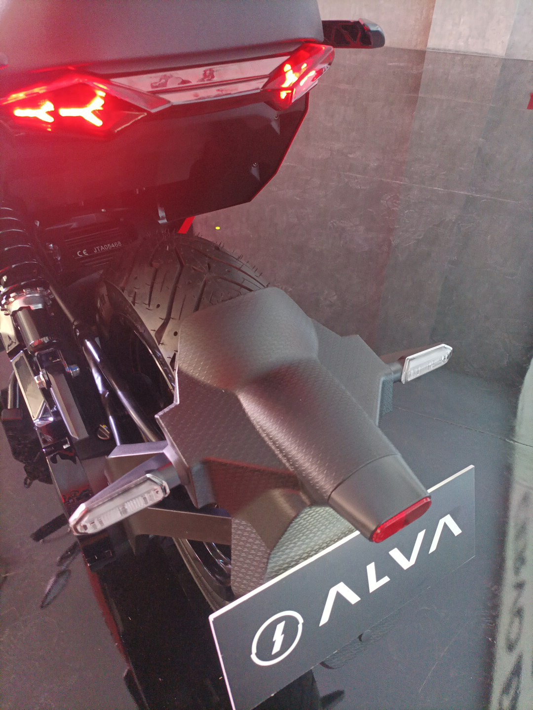 Perbedaan Alva Cervo X