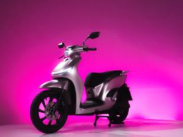 Skuter Listrik Adora Diganjar Penghargaan Medium Electric Terbaik