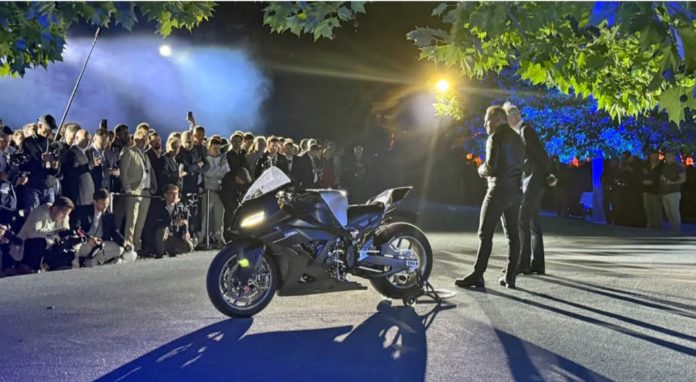 BMW Motorrad RR Concept
