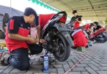 Tekiro Gelar Service Gratis dan Pelatihan Mekanik ke-8 di ITS Pelatihan Tekiro ITS ke-8