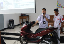 Astra Honda Berbagi Ilmu di SMKN 5 Tangerang, Kupas Teknologi PCX 160 RoadSync Astra Honda PCX 160 RoadSync
