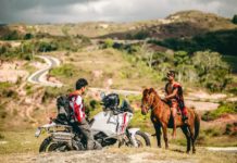 Petualangan Rowby dan Ducati DesertX Menjelajahi Keindahan Sumba Rowby Ducati DesertX