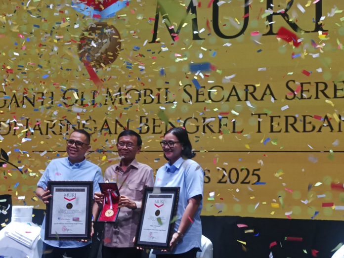Rekor MURI Ganti Oli