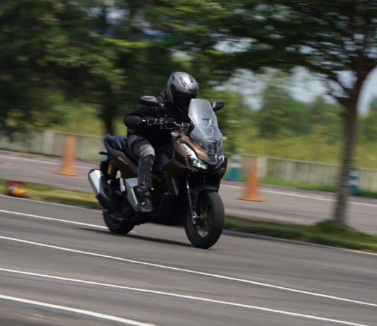 First Ride New Honda ADV160: RoadSync Fitur Baru, Begini Rasa SUV-nya Test Ride New Honda ADV160