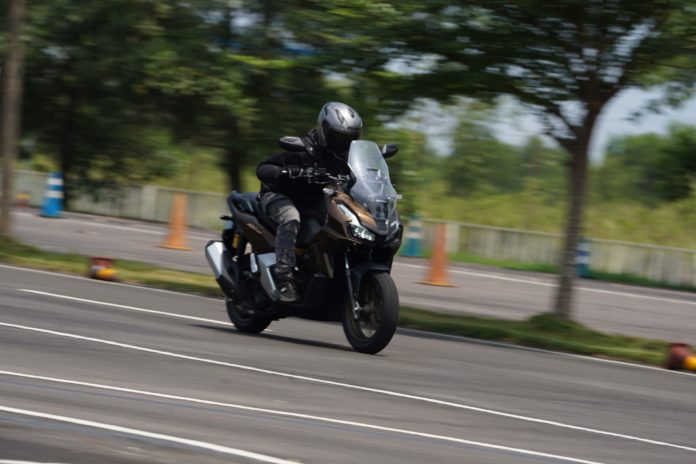 Test Ride New Honda ADV160