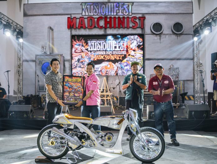 Modifikasi Honda Stylo160