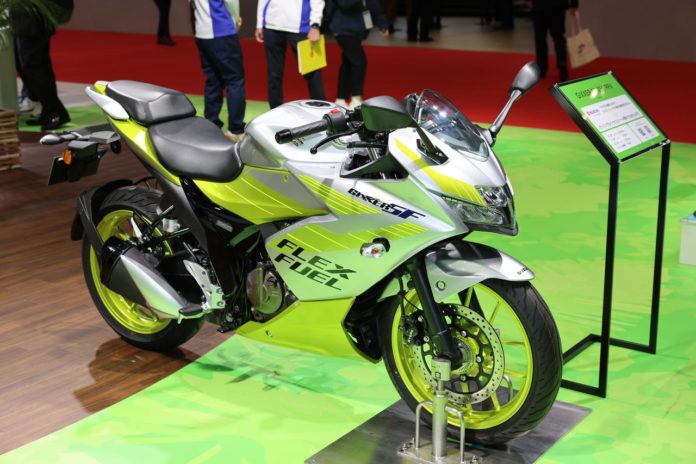 6737e0bbde3171a1b7e42361b2dafe2adaa98777_xlarge Suzuki Gixxer SF250 FFV