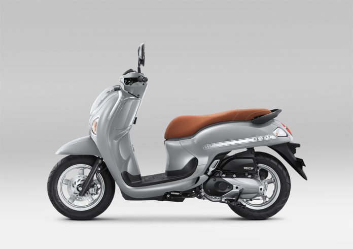 AHM - Scoopy - Stylish Grey New Honda Scoopy Warna