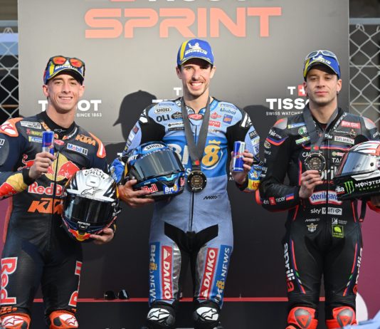 Hasil Sprint Race MotoGP 2025 Portugal: Alex Marquez Menang Tipis atas Pedro Acosta Alex Marquez menang Sprint Race MotoGP 2025 Portugal. Foto: Gold and Goose