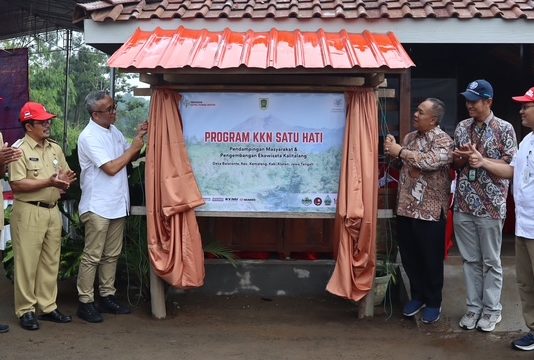 Yayasan AHM dan UGM Bangun Desa Berkelanjutan di Lereng Merapi Lewat KKN Satu Hati Yayasan AHM UGM Desa Merapi