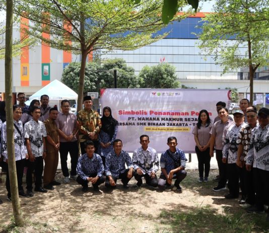 Hari Guru 2025: Wahana Honda Serahkan 2.000 Bibit Pohon ke 56 SMK Wahana Honda Bibit SMK