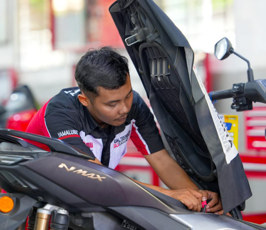 Teknisi Yamaha Indonesia Berkompetisi di Kontes Internasional di Jepang Teknisi Yamaha Indonesia