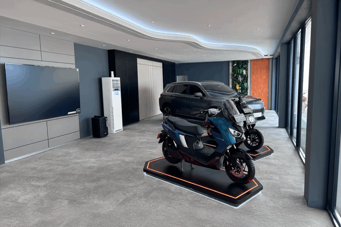 11. Dalam Showroom Polytron Showroom