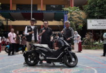 Hari Guru 2025: Alva dan AOC Donasi Motor Listrik Cervo ke SDN 079 Kopo-Pajagalan Bandung Hari Guru 2025 Alva
