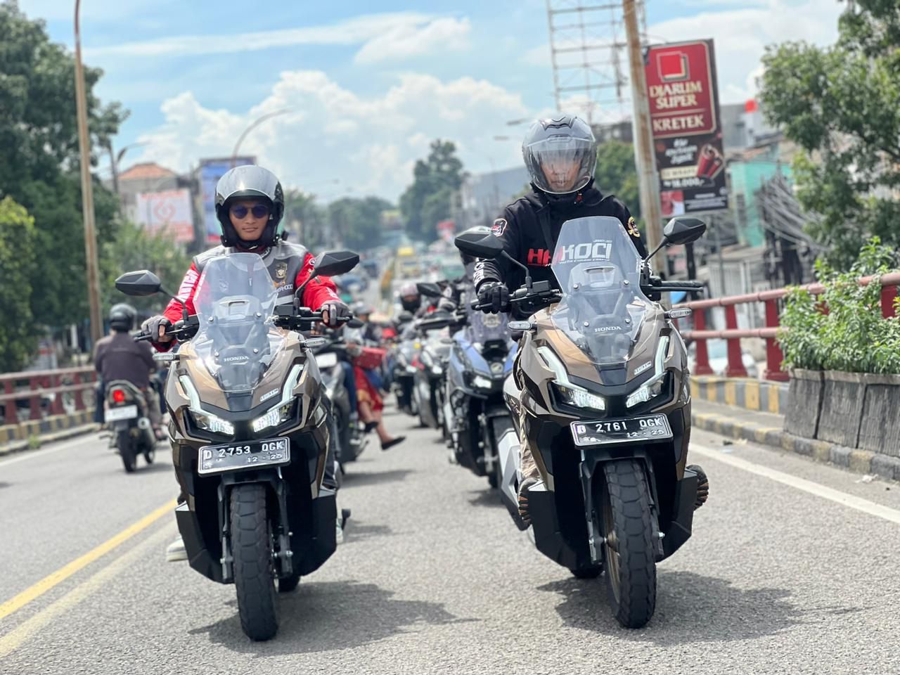 Peran Vital Kaca Spion untuk Keselamatan Berkendara Sepeda Motor