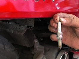 6 Tanda Busi Motor Mulai Lemah yang Wajib Diketahui Pengendara Busi Motor Honda