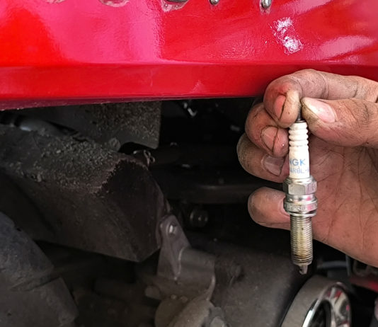 6 Tanda Busi Motor Mulai Lemah yang Wajib Diketahui Pengendara Busi Motor Honda