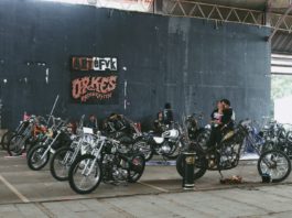 Orkes Racun Kastem Hidupkan Semangat Kustom Kulture Lewat KLASIK BERISIK di Karawang Orkes Racun Kastem Klasik Berisik