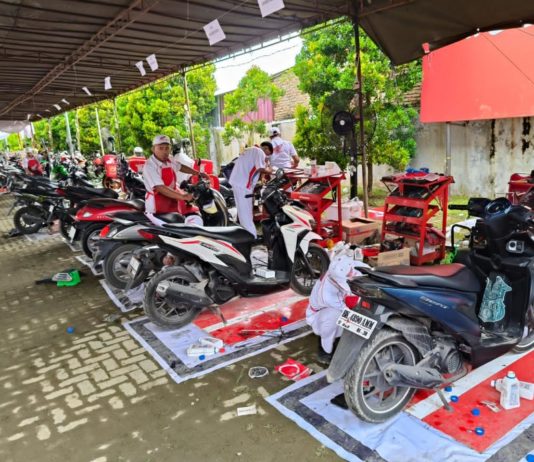 AHM Dukung Pemulihan Bencana di Sumatera Lewat Servis Motor Gratis dan Pembangunan Air Bersih AHM Servis Motor Sumatera
