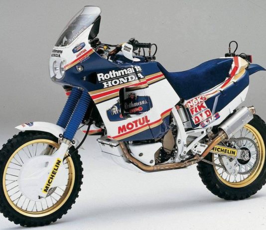 Honda NXR750 Memenangkan Reli Paris-Dakar untuk Membidani Africa Twin Honda NXR750 Reli Paris-Dakar