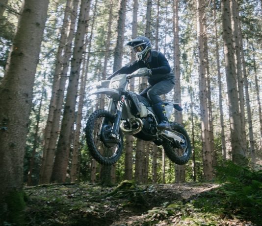 Begini Husqvarna TE 300 2026 Dirancang untuk Ekstrem Enduro Husqvarna TE 300 2026