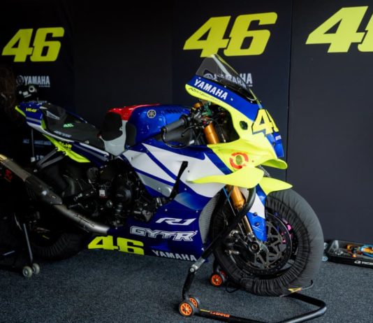 Motor Yamaha Eric Saputra dari Cargloss Dukung Valentino Rossi di Mandalika Yamaha R1 GYTR