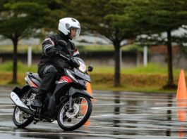 Di Musim Hujan, Lakukan Perawatan Lebih pada Bagian-bagian Motor ini Perawatan Motor Musim Hujan