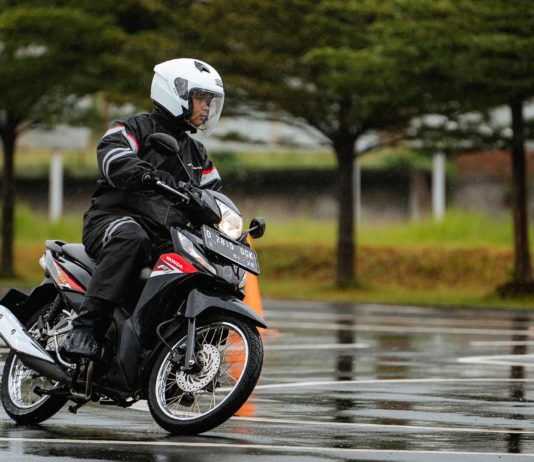 Di Musim Hujan, Lakukan Perawatan Lebih pada Bagian-bagian Motor ini Perawatan Motor Musim Hujan