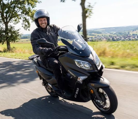 Trinity Jupiter GT 2026, Motor Listrik Mirip NMAX Berjarak Tempuh 300 Km Motor Listrik Trinity Jupiter GT 2026