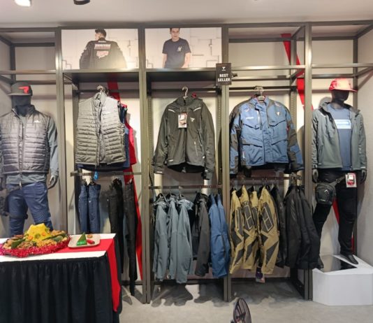 Tracker Buka Outlet Perdana di Bintaro Outlet Tracker Bintaro