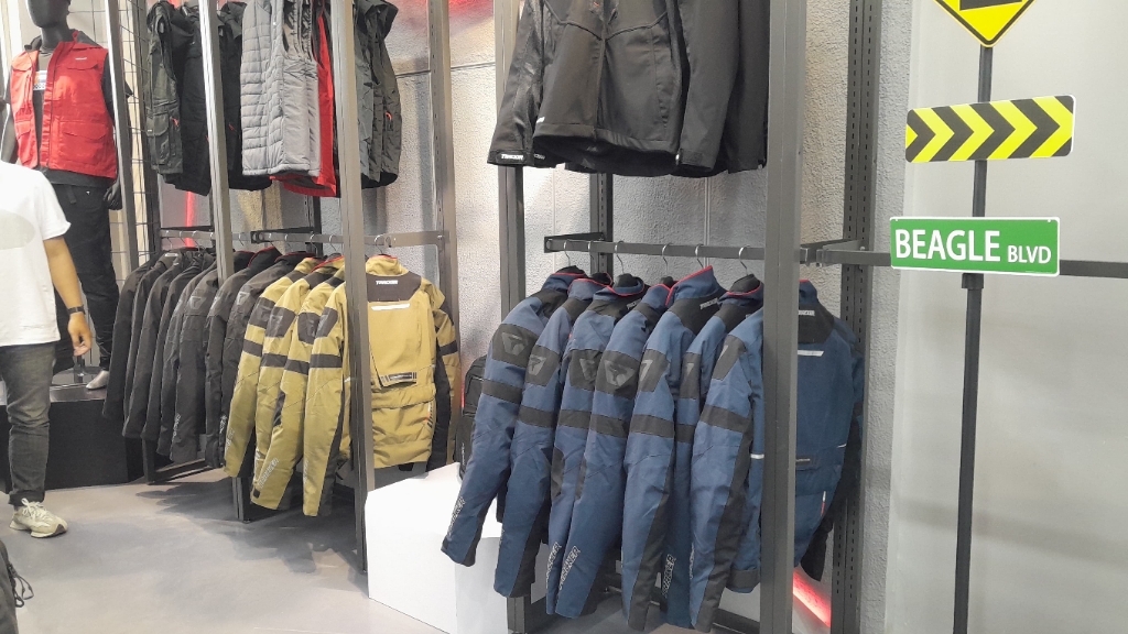 Tracker Bandung di Cihampelas