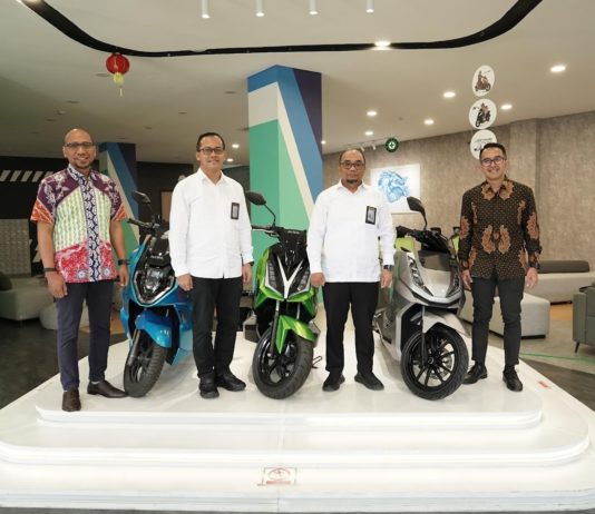 ALVA Jadi Pabrikan Motor Listrik Pertama Raih Sertifikat INDI 4.0 di Indonesia ALVA Sertifikat Motor Listrik