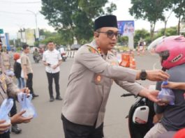 MBI Chapter Sukabumi dan Polres Sukabumi Berbagi Takjil MBI Sukabumi Berbagi Takjil