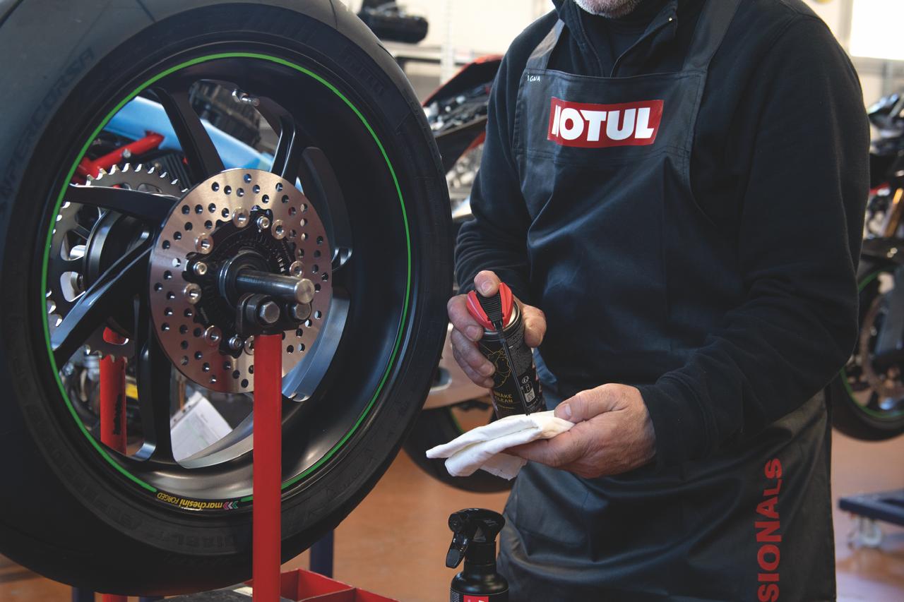 Motul Pemasok Pelumas Bimota