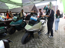 Mencoba Omoway OMO-X, Motor Listrik Canggih dengan Tenaga Buas Omoway OMO-X Test Ride