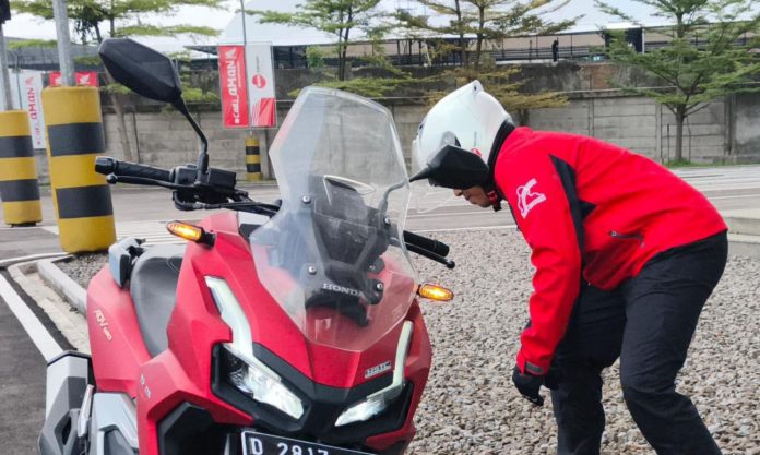 Gunakan Lampu Hazard